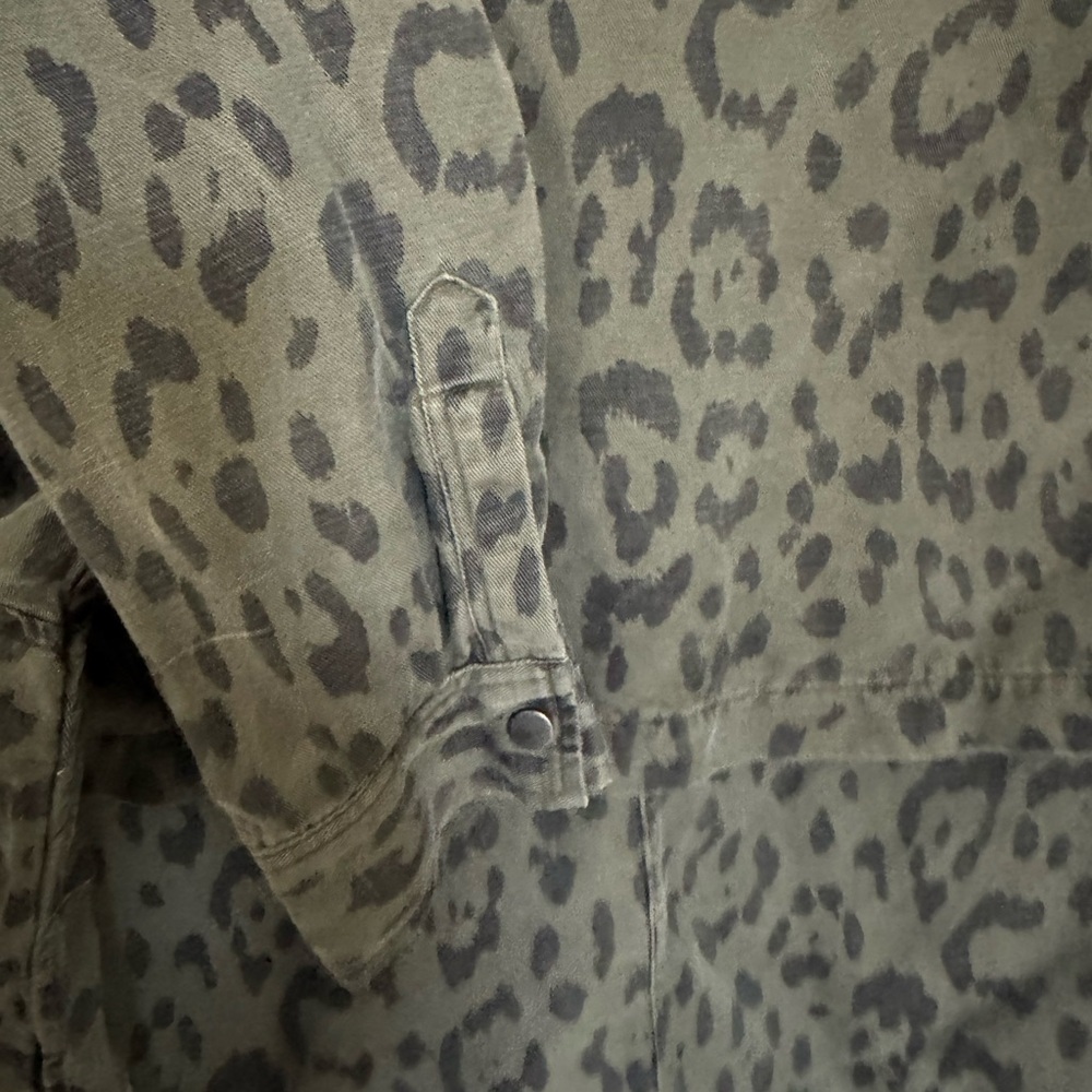 Rails Collins Jacket in Green Leopard
RAILS Medium - Picture 7 of 9